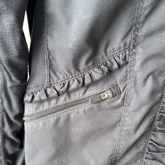 LULULEMON Back On Track Jacket | Black | 10 Women’s Medium - Picture 4 of 12